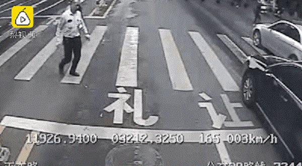 1562553087580272.gif 04.gif