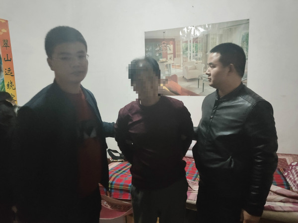 1574675267972340.jpg 翼城逃犯李某宗_20191122170140_meitu_2.jpg
