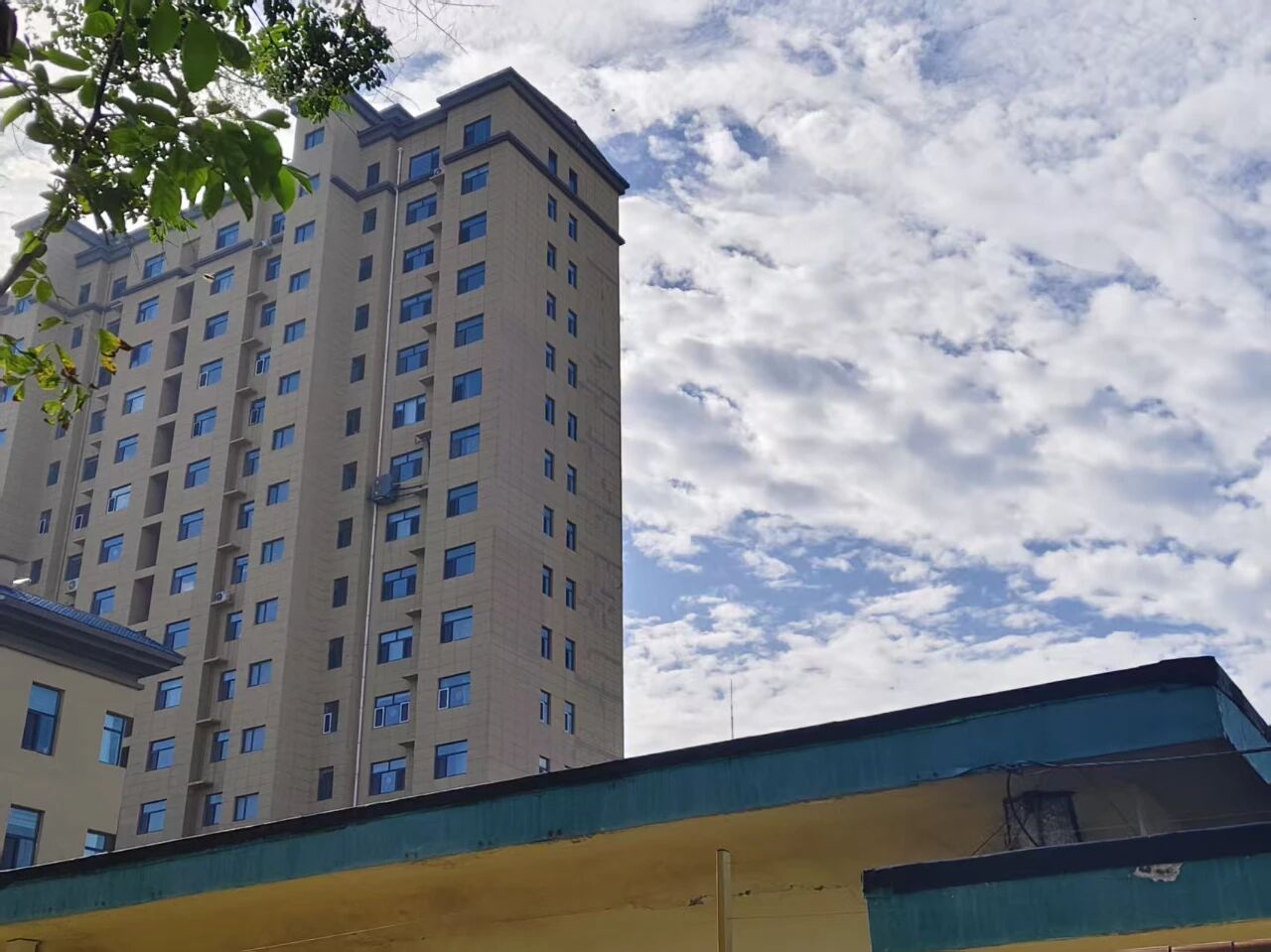 1762137394944632.jpg 1762137394944632.jpg