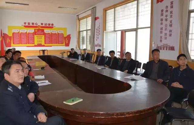 解州关帝庙组织观看“改革创新 奋发有为”典型 事迹报告和“警示教育”两部宣传片