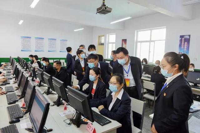 运城市一千五百余名行政执法人员参加公共法律知识考试 运城市一千五百余名行政执法人员参加公共法律知识考试