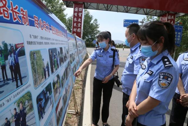 陕西渭南交警支队到万荣交警大队观摩“一灯一带一标牌”示范工程建设