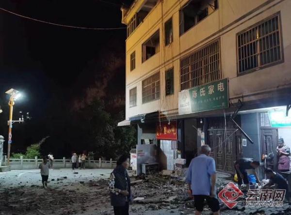 云南巧家昨夜发生5.0级地震 已致1人遇难13人受伤 云南巧家昨夜发生5.0级地震 已致1人遇难13人受伤