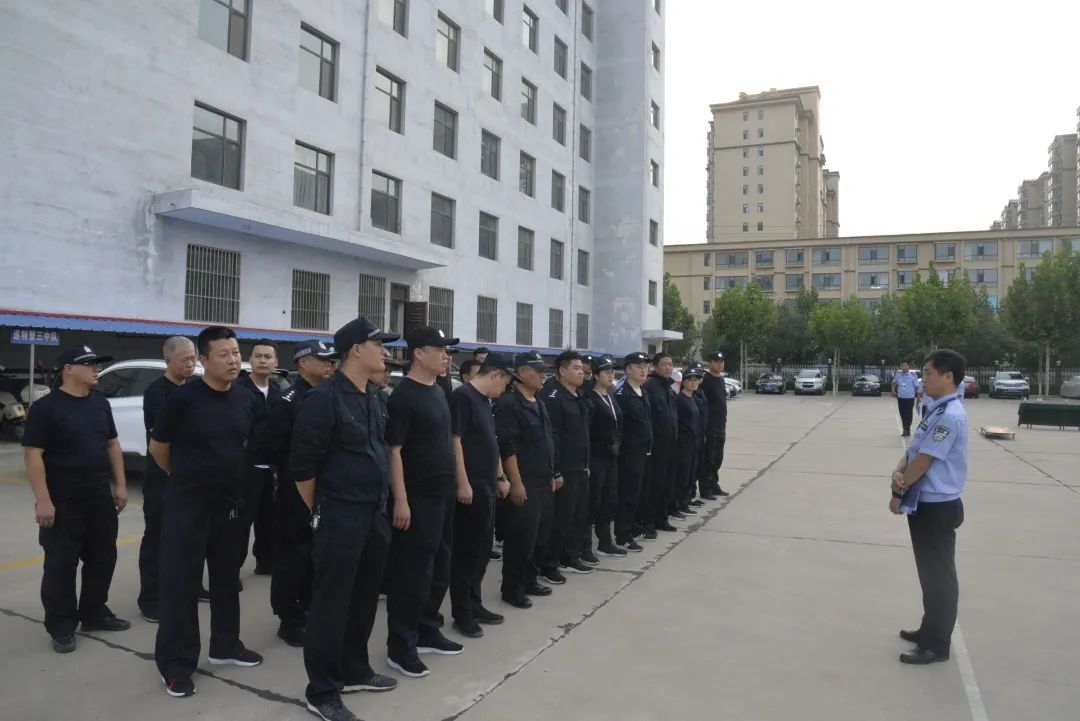 万荣公安：练战结合 训考同步
