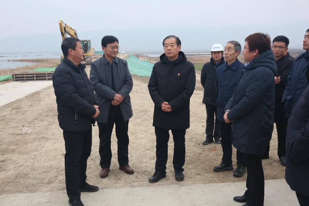 邓雁平调研鸭子池水生态综合提升工程项目 邓雁平调研鸭子池水生态综合提升工程项目