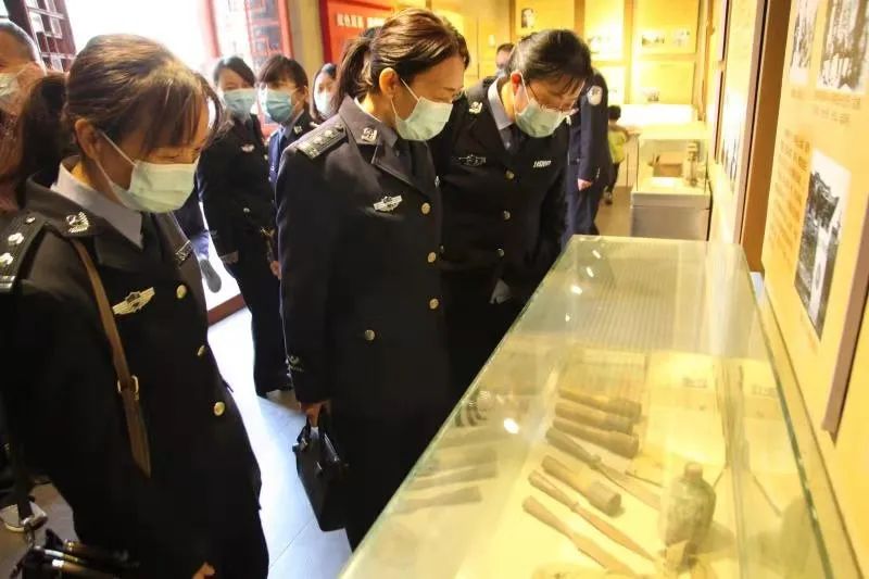 传承红色基因 锻铸忠诚警魂 传承红色基因 锻铸忠诚警魂