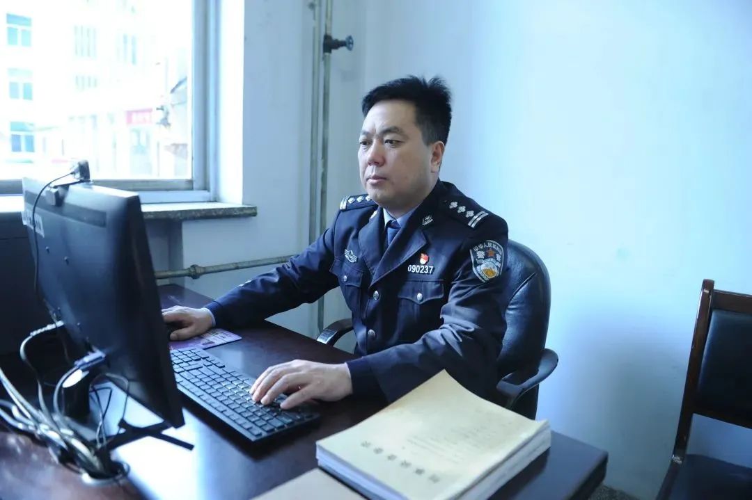 一身正气 勇于担当——全国公安二级英模李延峰 一身正气 勇于担当——全国公安二级英模李延峰