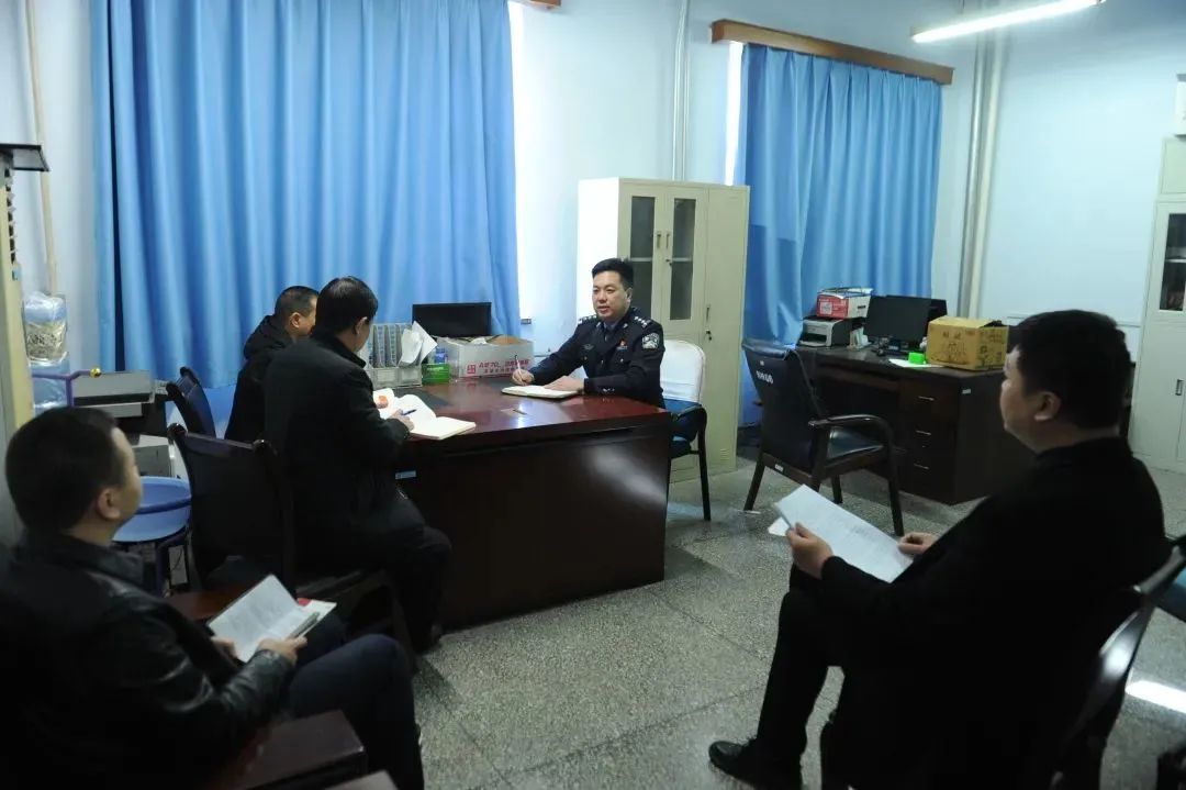 一身正气 勇于担当——全国公安二级英模李延峰 一身正气 勇于担当——全国公安二级英模李延峰