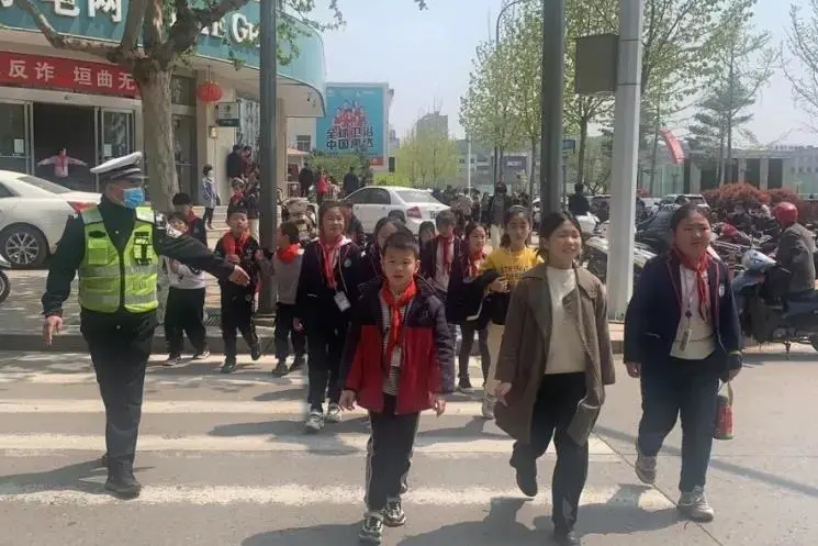 【我为群众办实事】运城市公安局交警支队出台便民利民十条措施 【我为群众办实事】运城市公安局交警支队出台便民利民十条措施