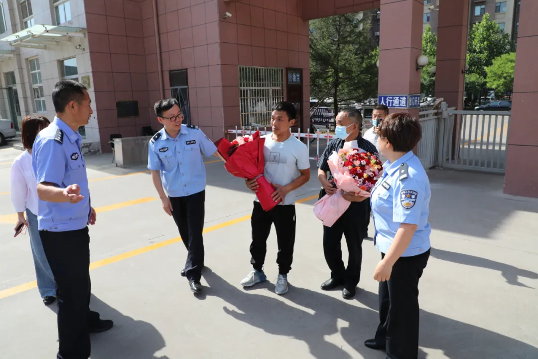 【我为群众办实事】团圆行动——时隔21年的团聚 【我为群众办实事】团圆行动——时隔21年的团聚