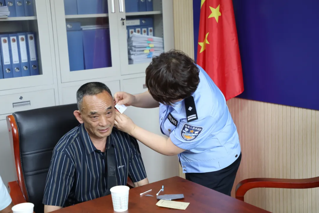 【我为群众办实事】团圆行动——时隔21年的团聚 【我为群众办实事】团圆行动——时隔21年的团聚