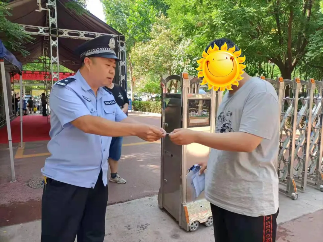 中考首日!盐湖公安全力护考助梦起航 中考首日!盐湖公安全力护考助梦起航