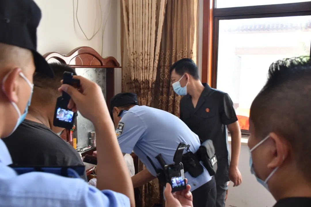 利剑出鞘 :河津法院开展“执行搜查”专项行动 利剑出鞘 :河津法院开展“执行搜查”专项行动