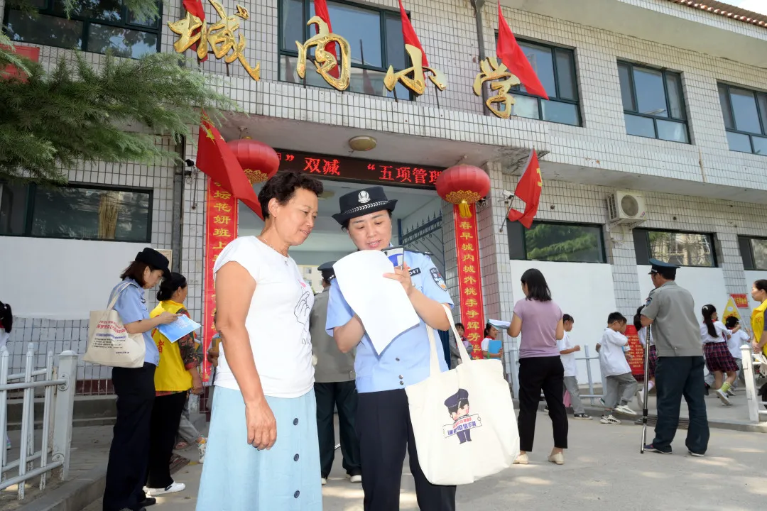 【反诈宣传进行中】运城公安反诈宣传小分队在行动——夏县站 【反诈宣传进行中】运城公安反诈宣传小分队在行动——夏县站
