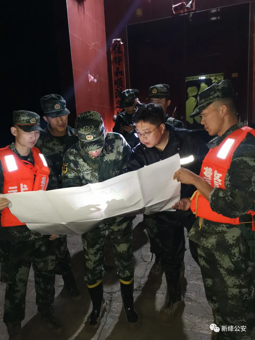【以汛为令 闻汛而动 暖心安置 同舟共济】昼夜奋战 只为平安
