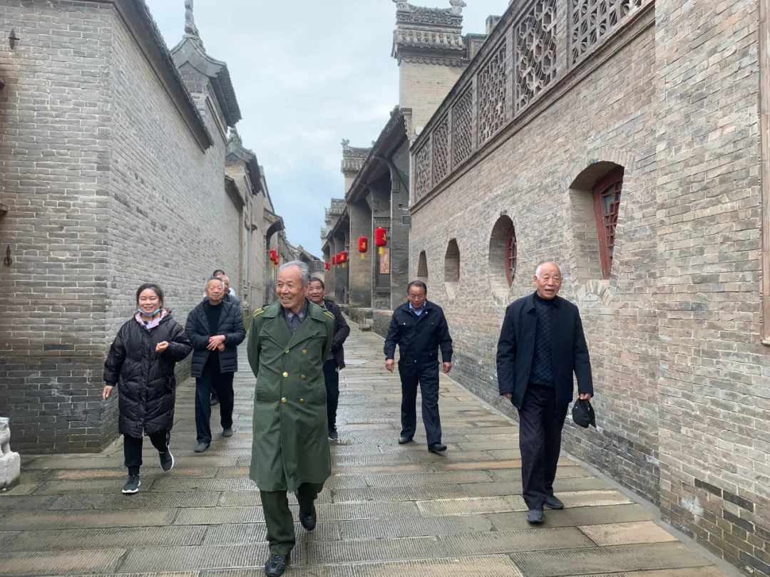 【九九重阳节 浓浓敬老情】万荣交警组织退休老干部共度重阳佳节 【九九重阳节 浓浓敬老情】万荣交警组织退休老干部共度重阳佳节