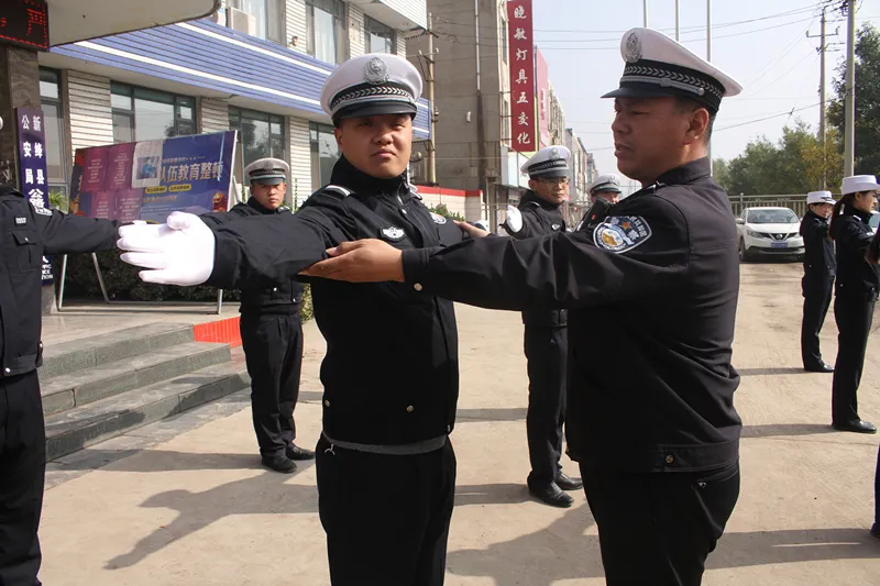 新绛县交警开展业务知识培训 提高执勤执法能力 新绛县交警开展业务知识培训 提高执勤执法能力