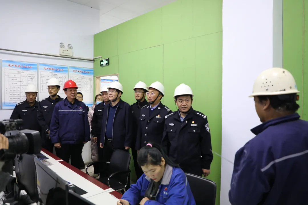 李回安入企调研优化营商环境工作 李回安入企调研优化营商环境工作