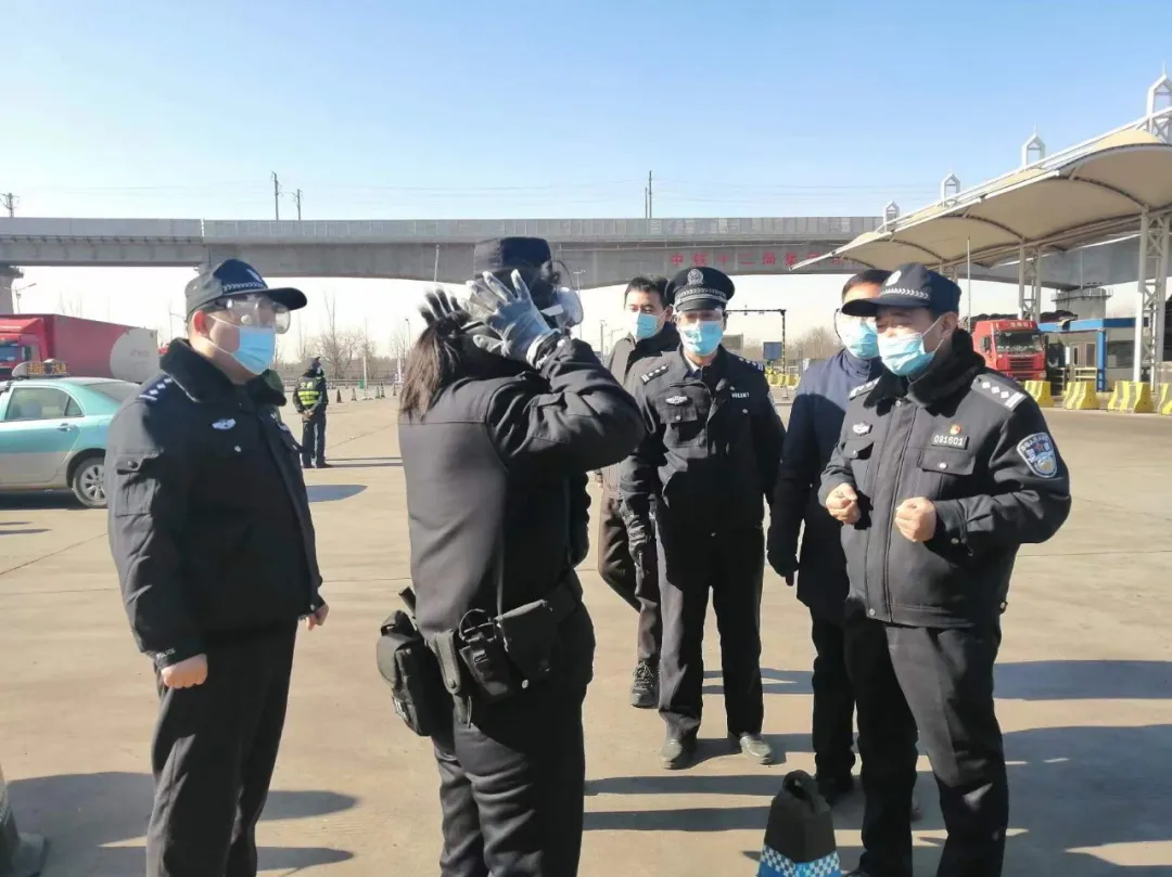 【抗“疫”前线】全警参战!为了人民的健康安宁——李回安深入疫情防控点督导检查工作 【抗“疫”前线】全警参战!为了人民的健康安宁——李回安深入疫情防控点督导检查工作