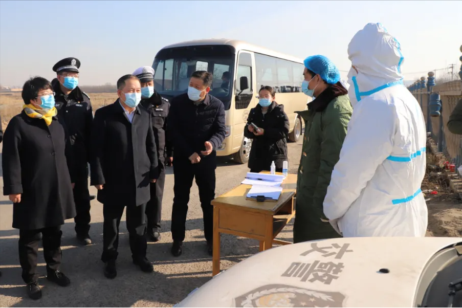李玉林、张琼督导检查疫情防控工作并慰问一线公安民警 李玉林、张琼督导检查疫情防控工作并慰问一线公安民警