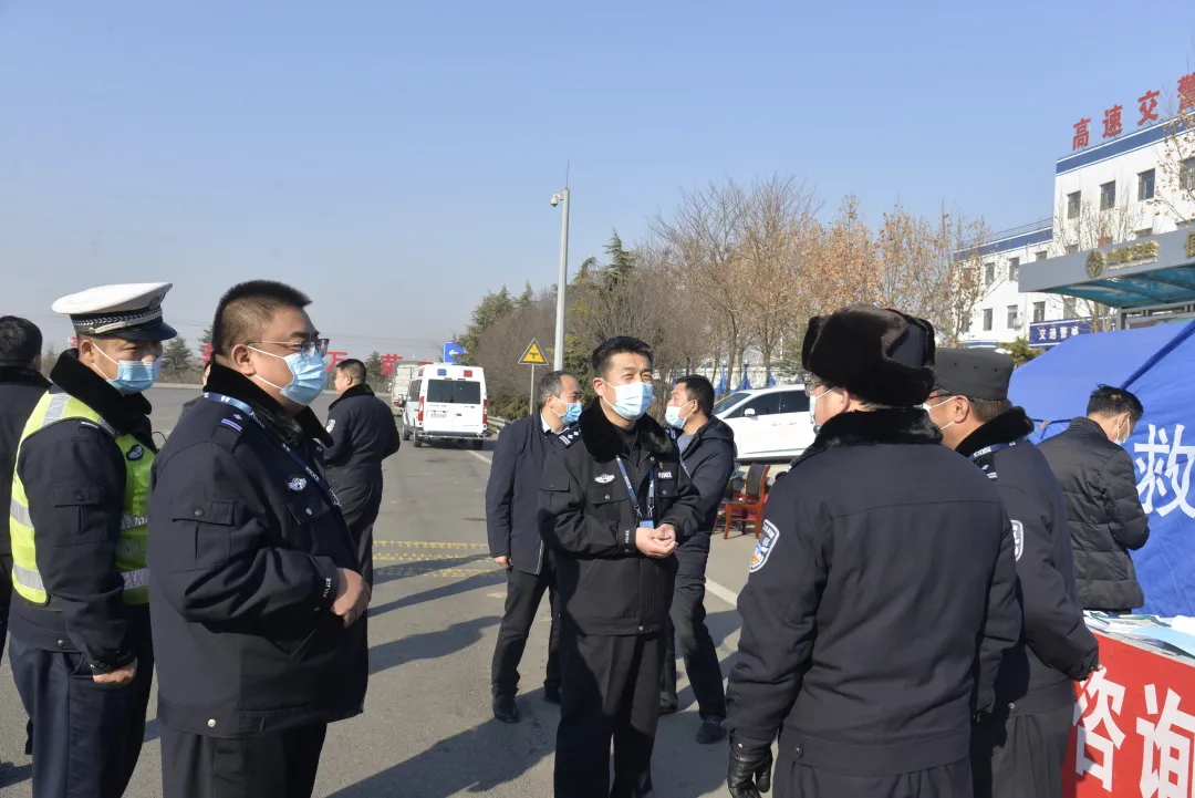 知责于心 担责于身 履责于行——万荣公安民警元旦坚守疫情防控第一线 知责于心 担责于身 履责于行——万荣公安民警元旦坚守疫情防控第一线