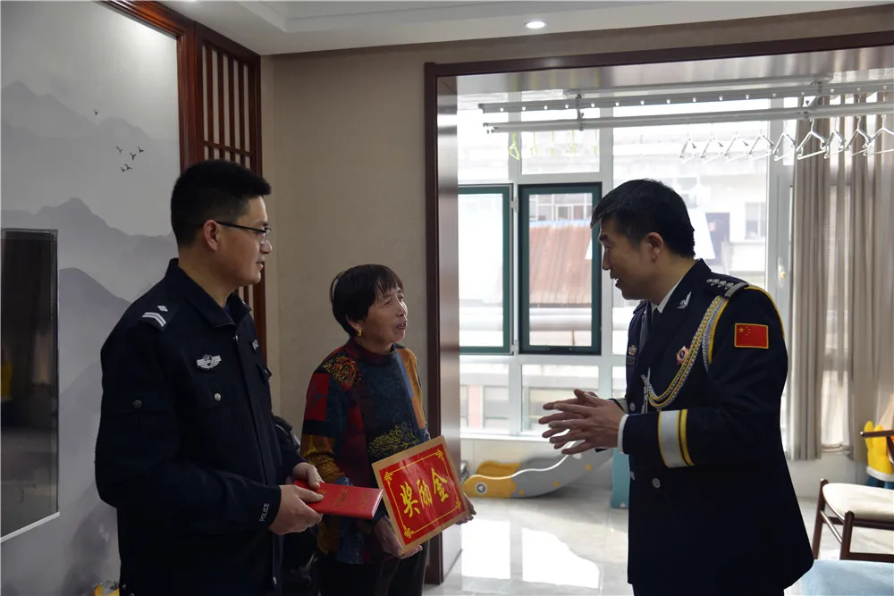 【你好,警察节】熔铸忠诚警魂 激励使命担当万荣公安庆祝2022年中国人民警察节 【你好,警察节】熔铸忠诚警魂 激励使命担当万荣公安庆祝2022年中国人民警察节