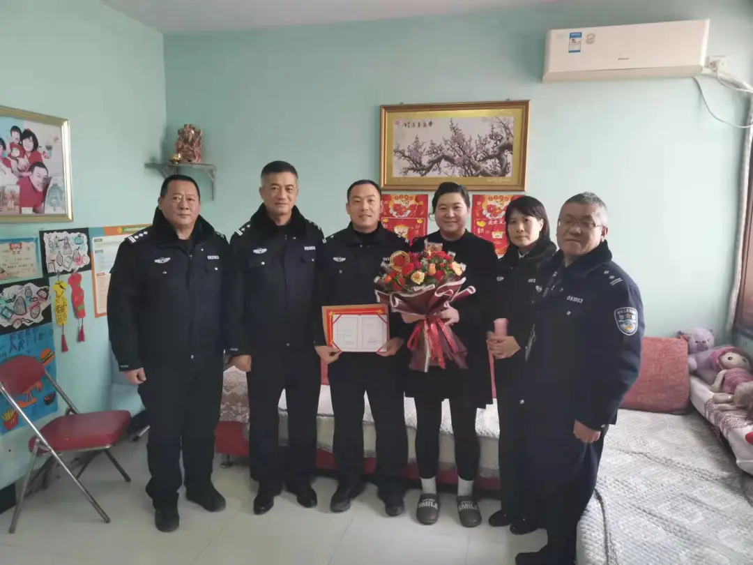 【你好,警察节】熔铸忠诚警魂 激励使命担当万荣公安庆祝2022年中国人民警察节 【你好,警察节】熔铸忠诚警魂 激励使命担当万荣公安庆祝2022年中国人民警察节