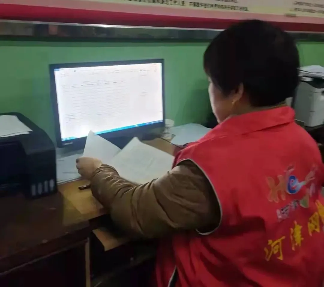 【网格员在行动】网格员筑起疫情防控“安全网”(四) 【网格员在行动】网格员筑起疫情防控“安全网”(四)