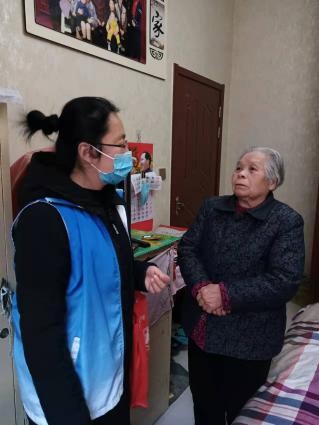 穿梭在大街小巷的“蓝色守护” 穿梭在大街小巷的“蓝色守护”