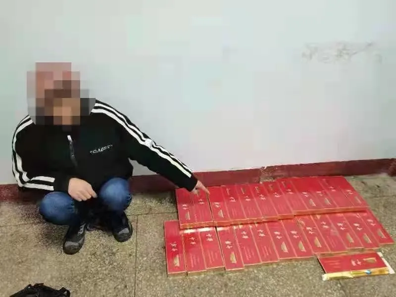 河津市公安局城区中心派出所成功破获系列砸车玻璃案 河津市公安局城区中心派出所成功破获系列砸车玻璃案