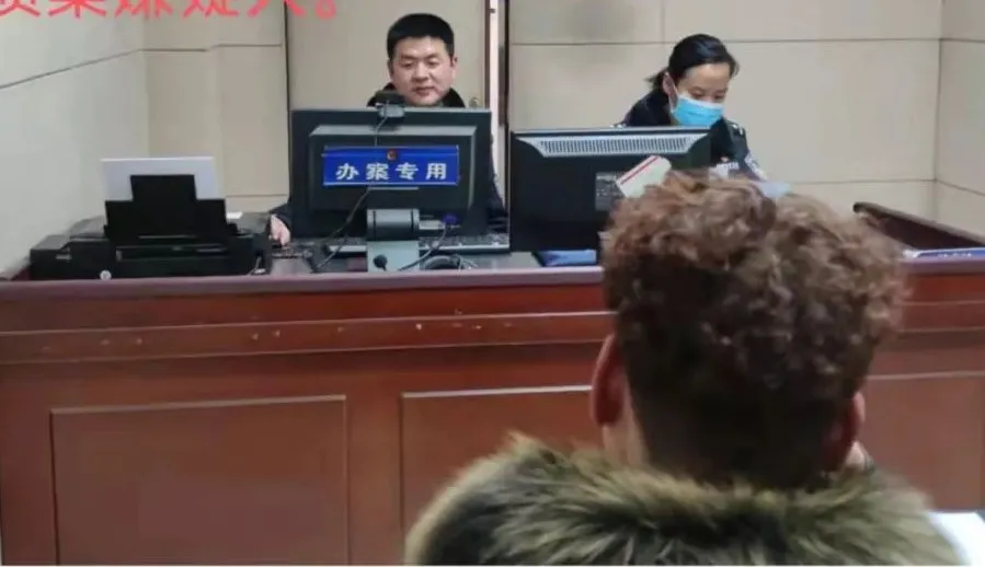 万荣公安春节期间严厉打击非法销售烟花爆竹4名违法行为人被拘留 万荣公安春节期间严厉打击非法销售烟花爆竹4名违法行为人被拘留