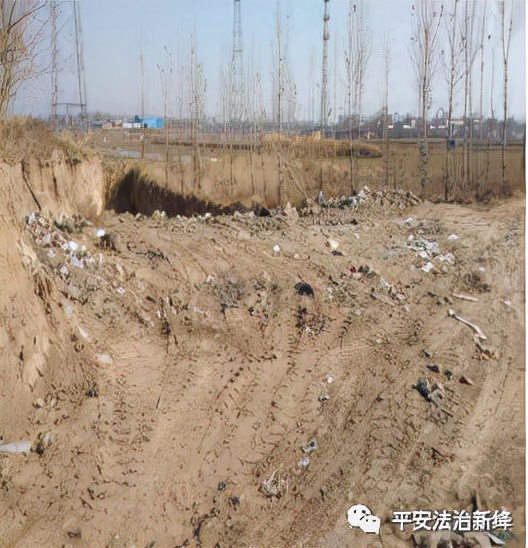 新绛县护路办及时处理一起轻飘物隐患 新绛县护路办及时处理一起轻飘物隐患