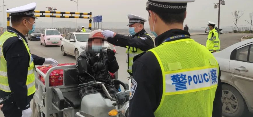 稷山交警重拳整治城区交通秩序 稷山交警重拳整治城区交通秩序
