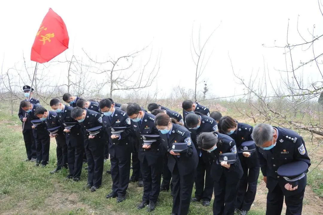 【长大后我就成了你】追思全国公安二级英雄模范芮城县公安局民警韩希敏 【长大后我就成了你】追思全国公安二级英雄模范芮城县公安局民警韩希敏