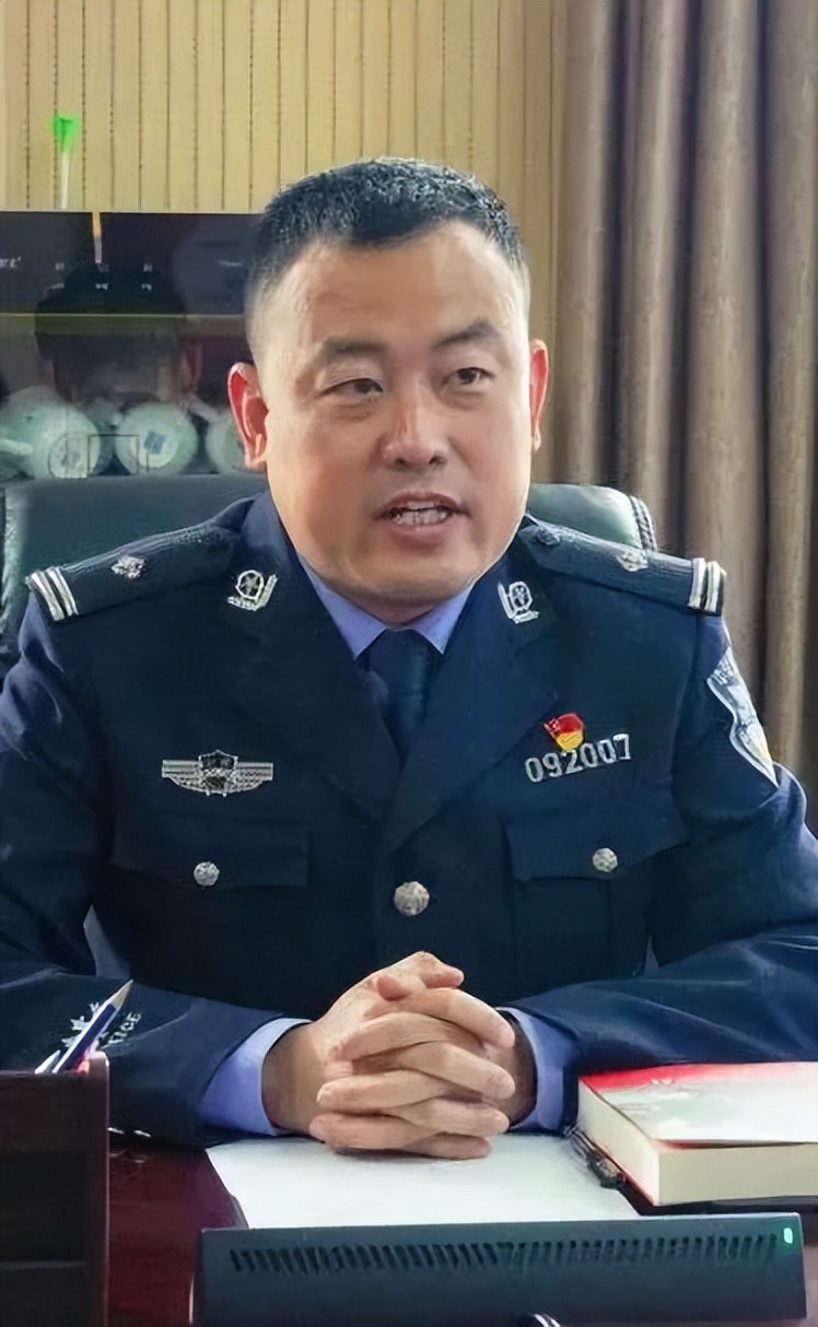 公安心向党 护航新征程 河津公安咏诵青春,献礼“五四” 公安心向党 护航新征程 河津公安咏诵青春,献礼“五四”