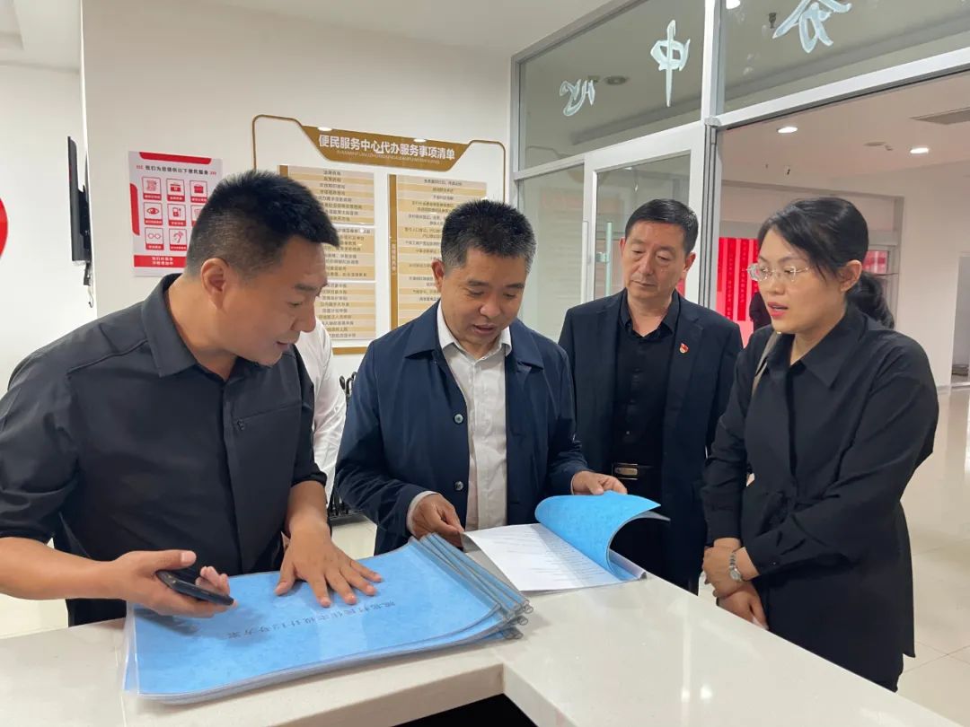 李冬青深入城北村开展入户走访 李冬青深入城北村开展入户走访