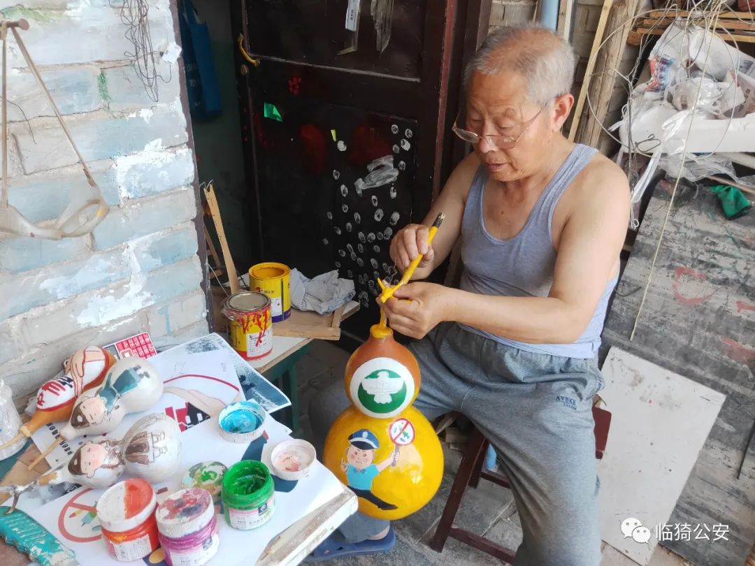 巧手传文化 指间译禁毒